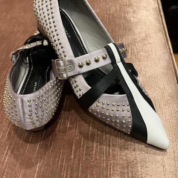 Shoes with low heels - Picture 1 of 6